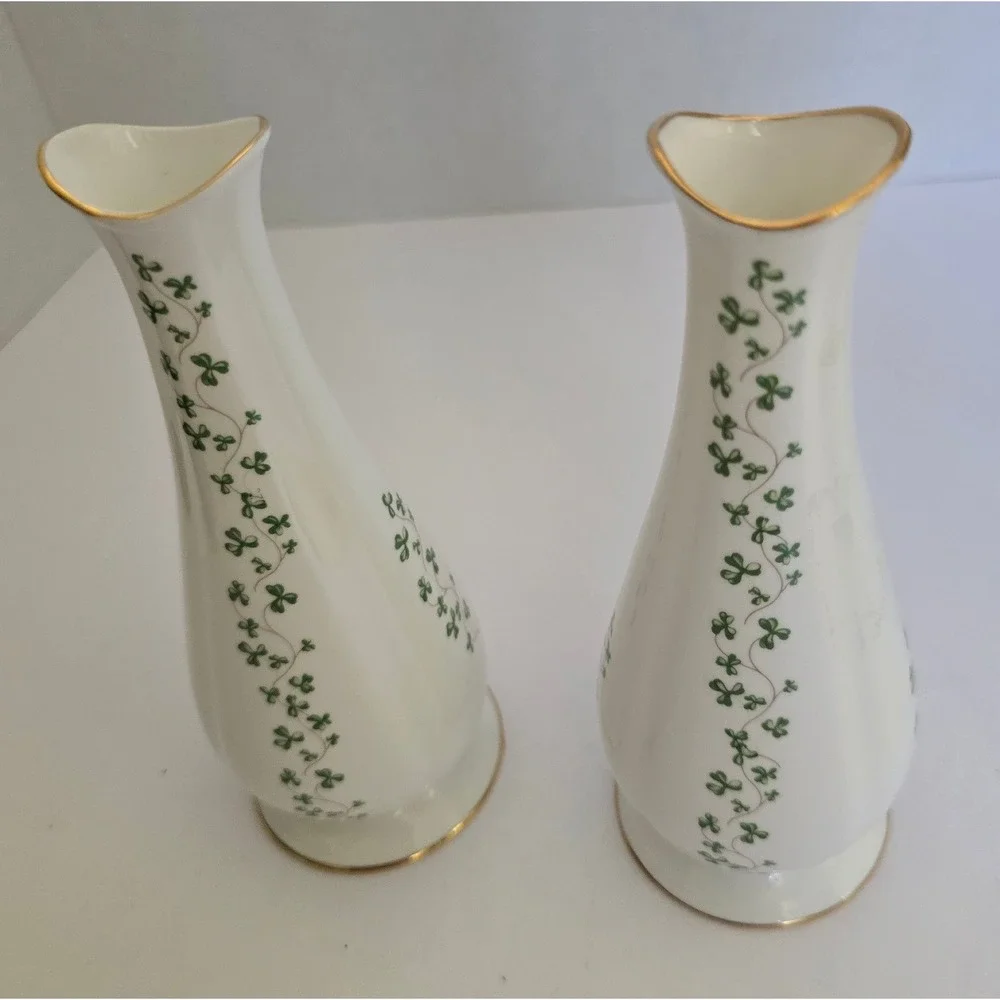 Royal Tara Ireland Fine Bone China Shamrock Bud Vases Pair Gold Rim Galway Irish